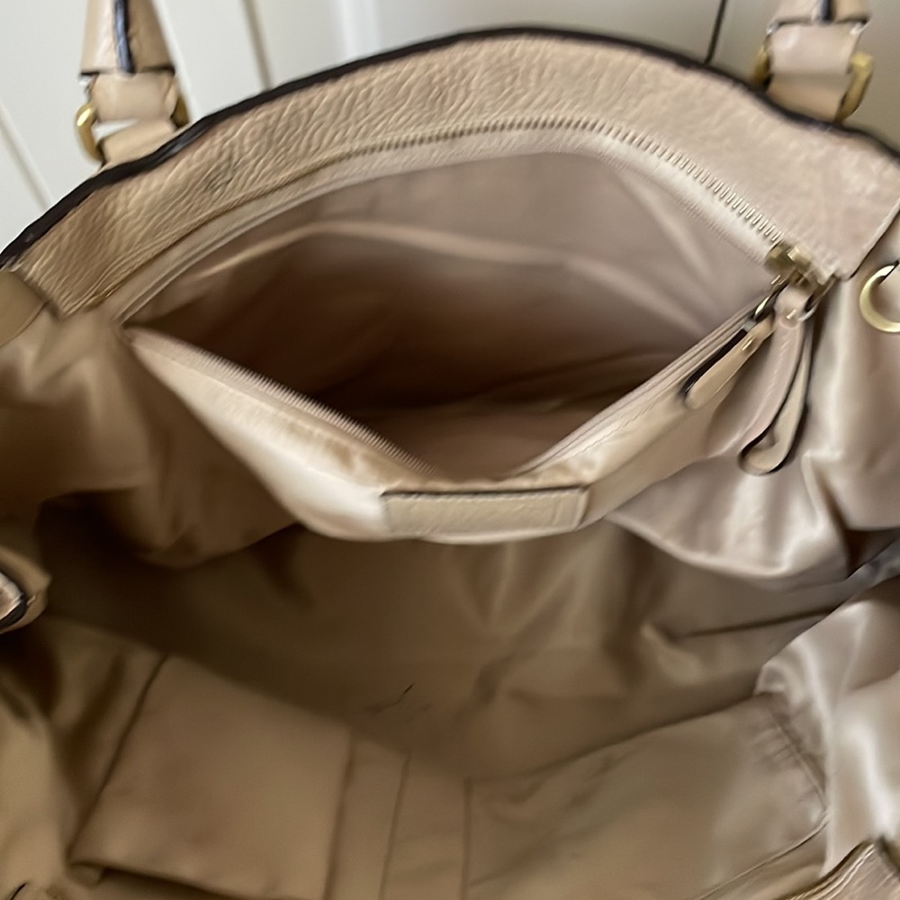 Coach light tan/cream Hampton shoulder bag. - Picture 8 of 16